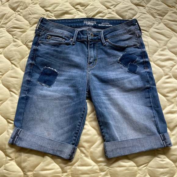 Levis Womens Modern Skinny Shorts 